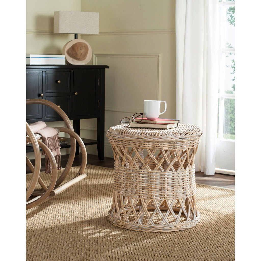 Natural Wicker Round Table Q70344