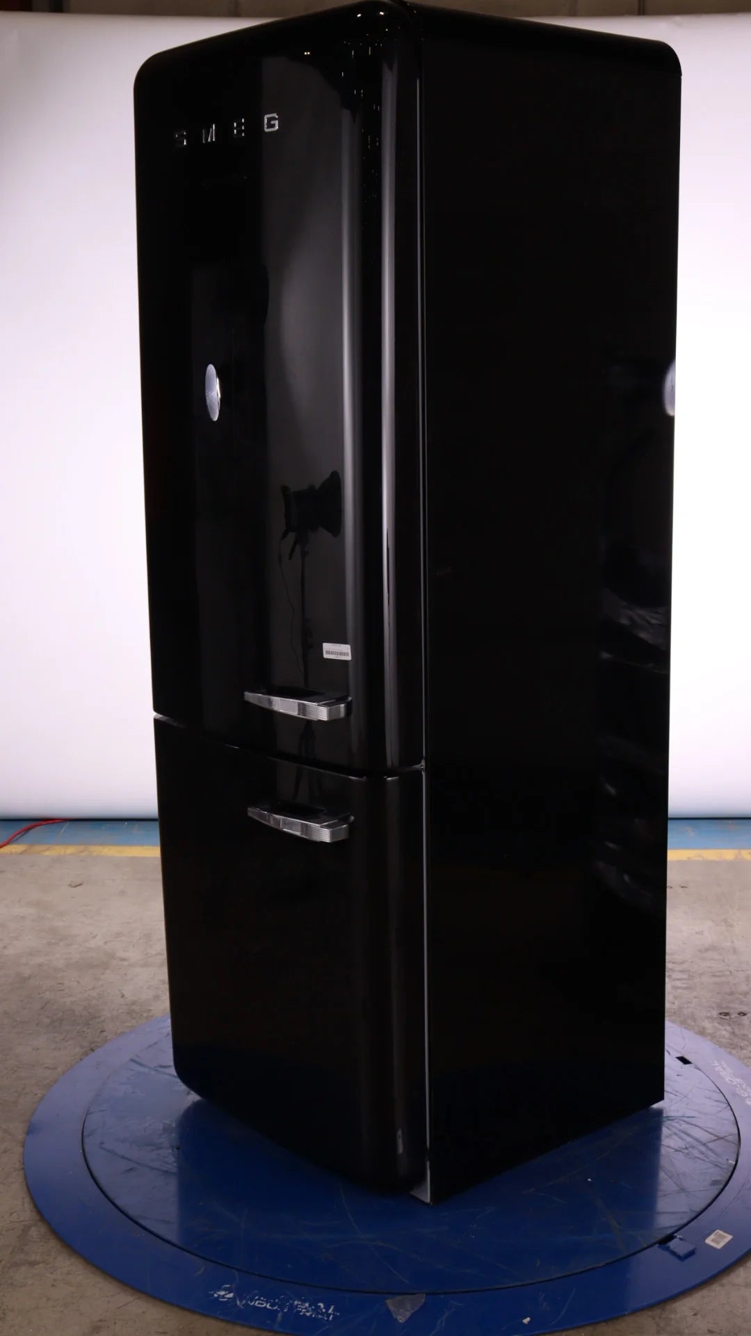28 INCH WIDTH 18 CU FT Fridge I46394