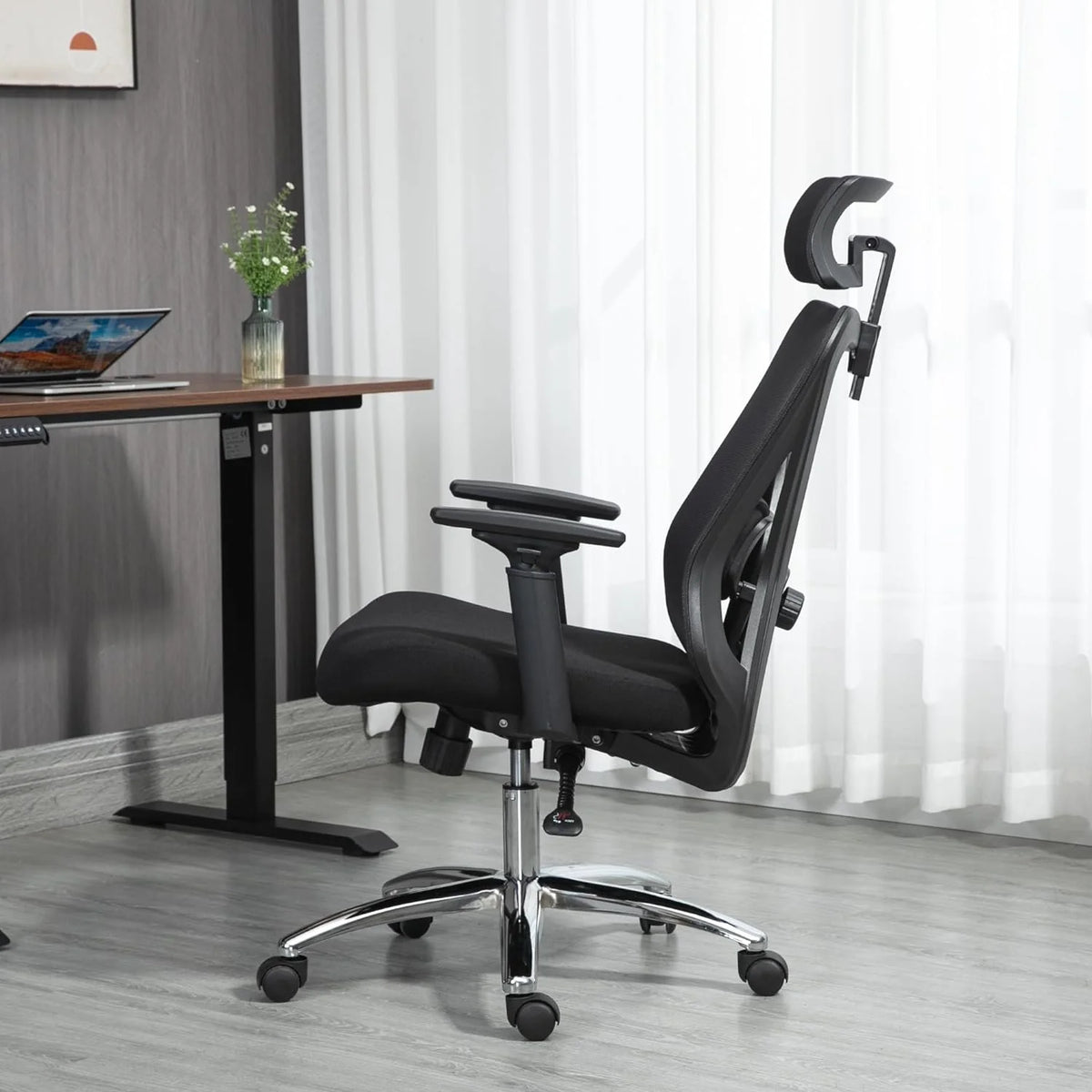 Black Mesh Ergonomic High Back Office Chair with Lumbar Support Y4900
