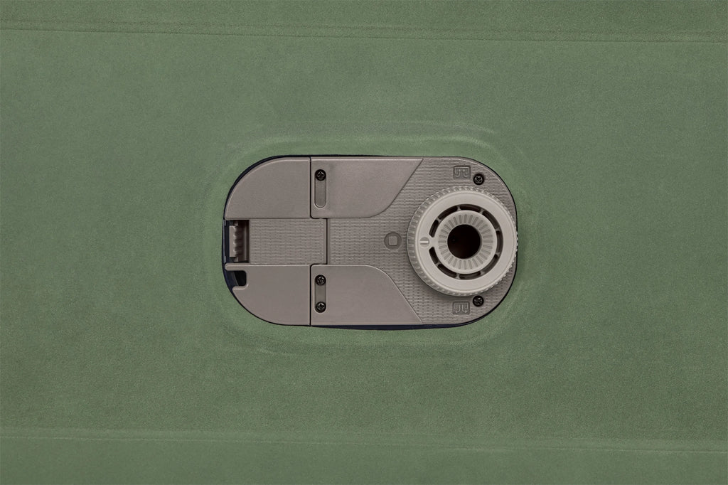 Queen Air Mattress with Built-in Pump G176620