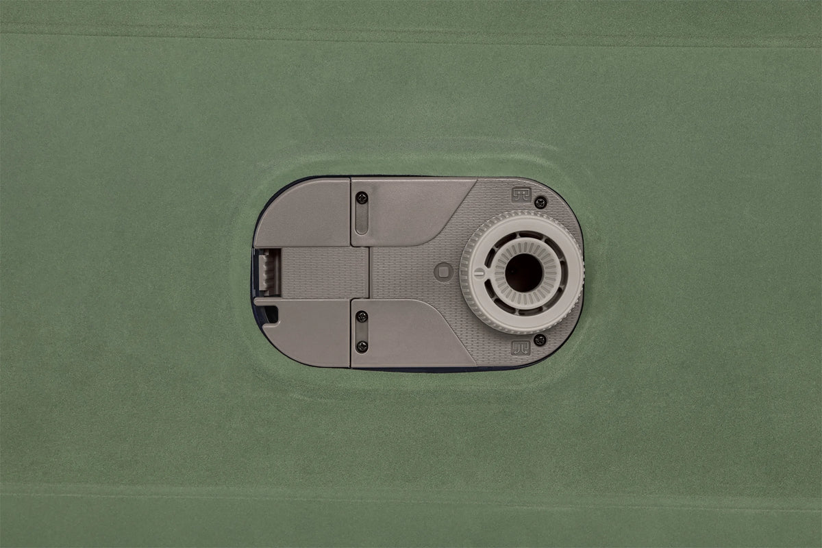 Queen Air Mattress with Built-in Pump G176620