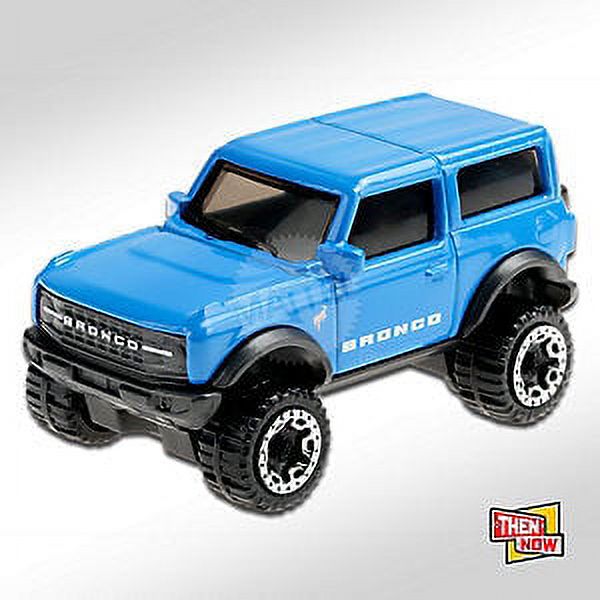 1:64 Scale Hot Wheels Cars E1616