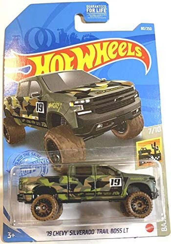 1:64 Scale Hot Wheels Cars E1616