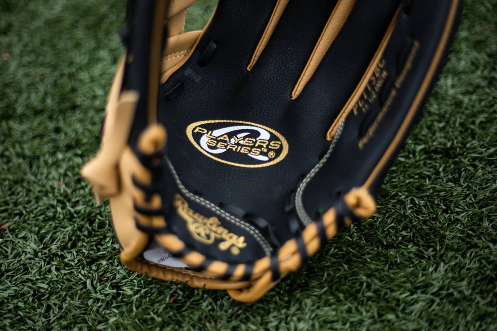 11.5-inch Glove Right Hand Throw C823974