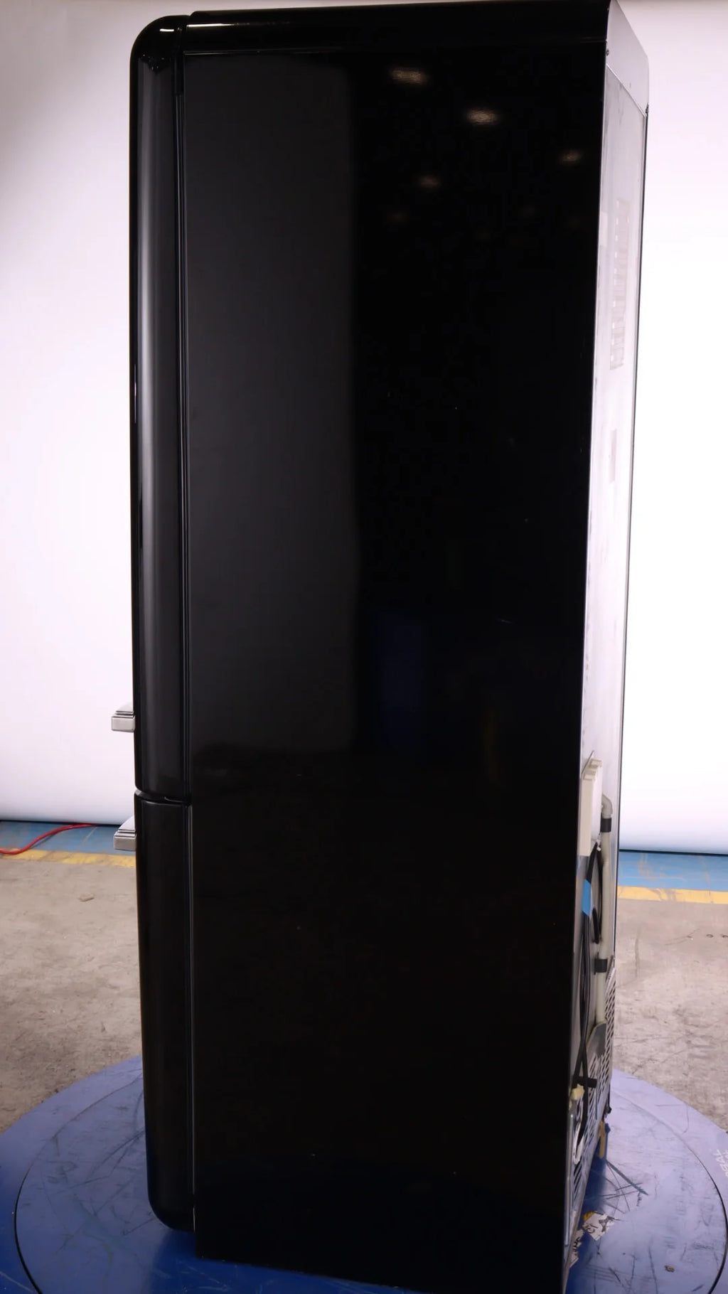 28 INCH WIDTH 18 CU FT Fridge I46394